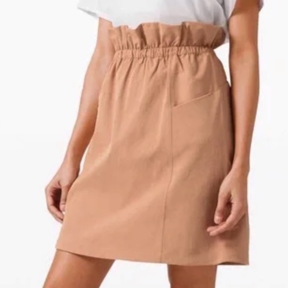 Like New Lululemon Trip Taker Paperbag Skirt Tan Size 8